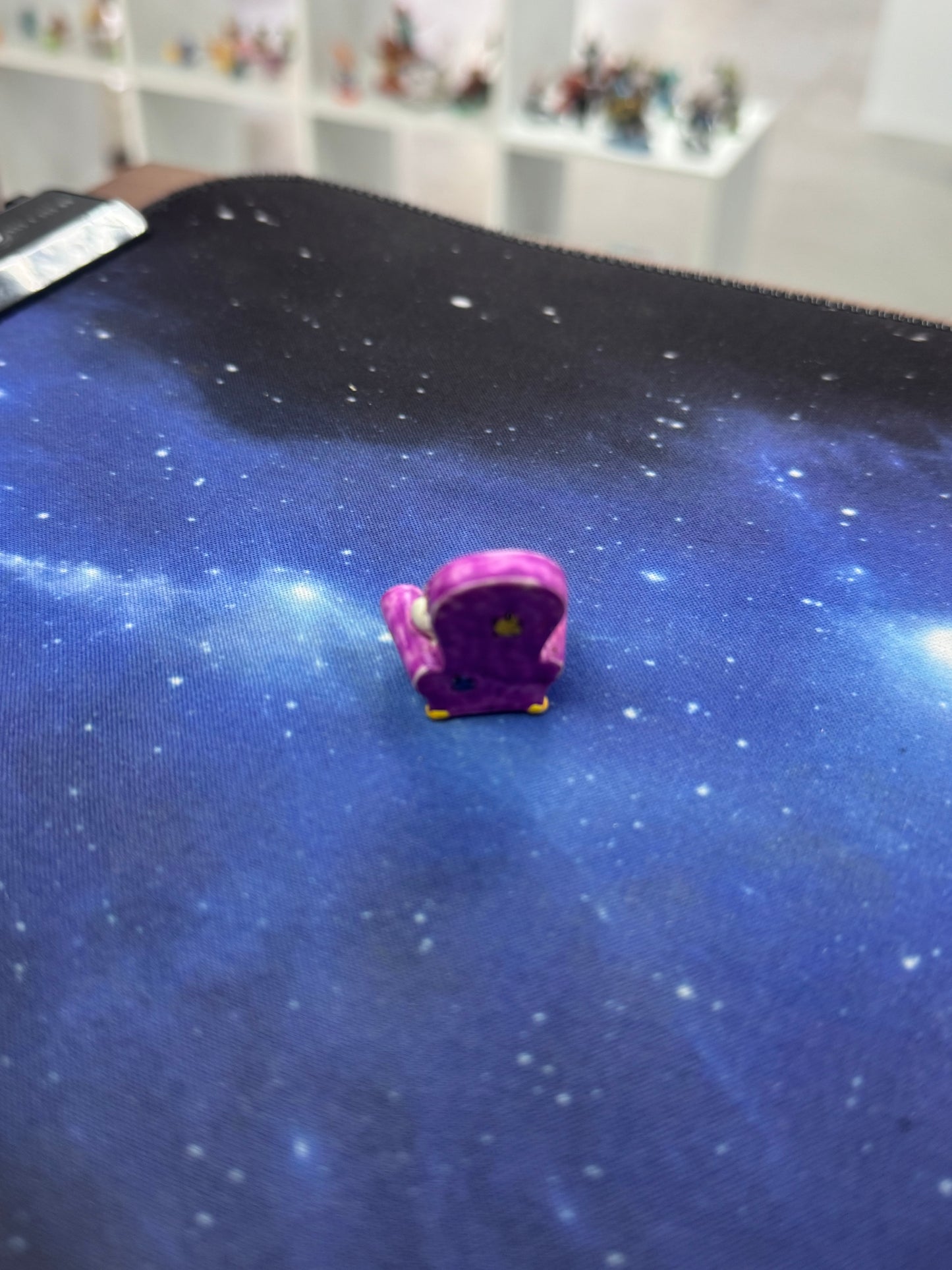 Diddl schläft auf Couch Sammelfigur