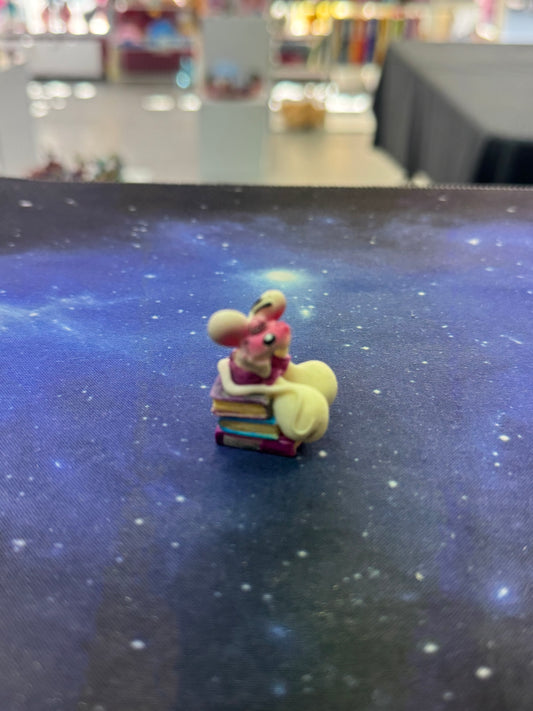 Diddl weiß mit Büchern Sammelfigur
