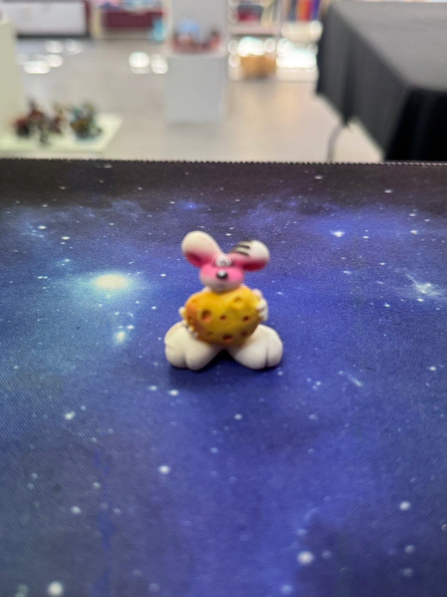 Diddl weiß mit gelbem Herz Sammelfigur