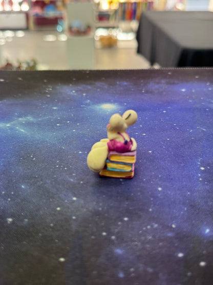 Diddl weiß mit Büchern Sammelfigur