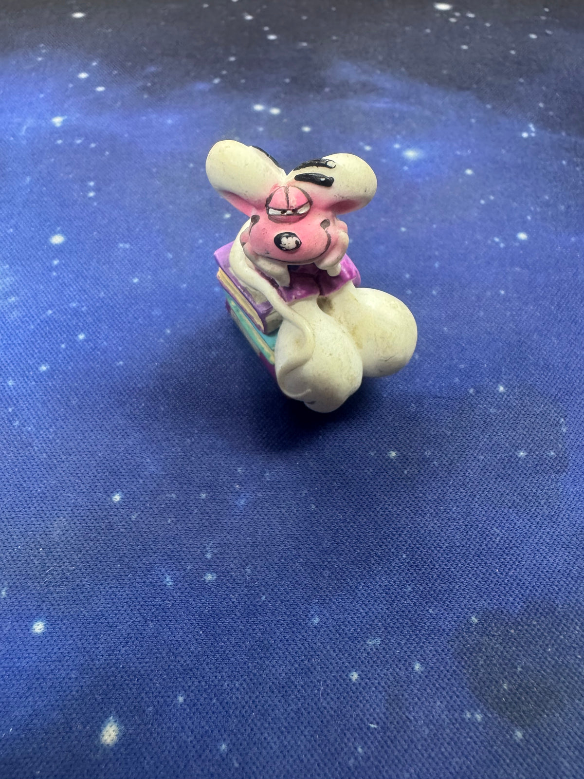 Diddl auf Büchern Sammelfigur