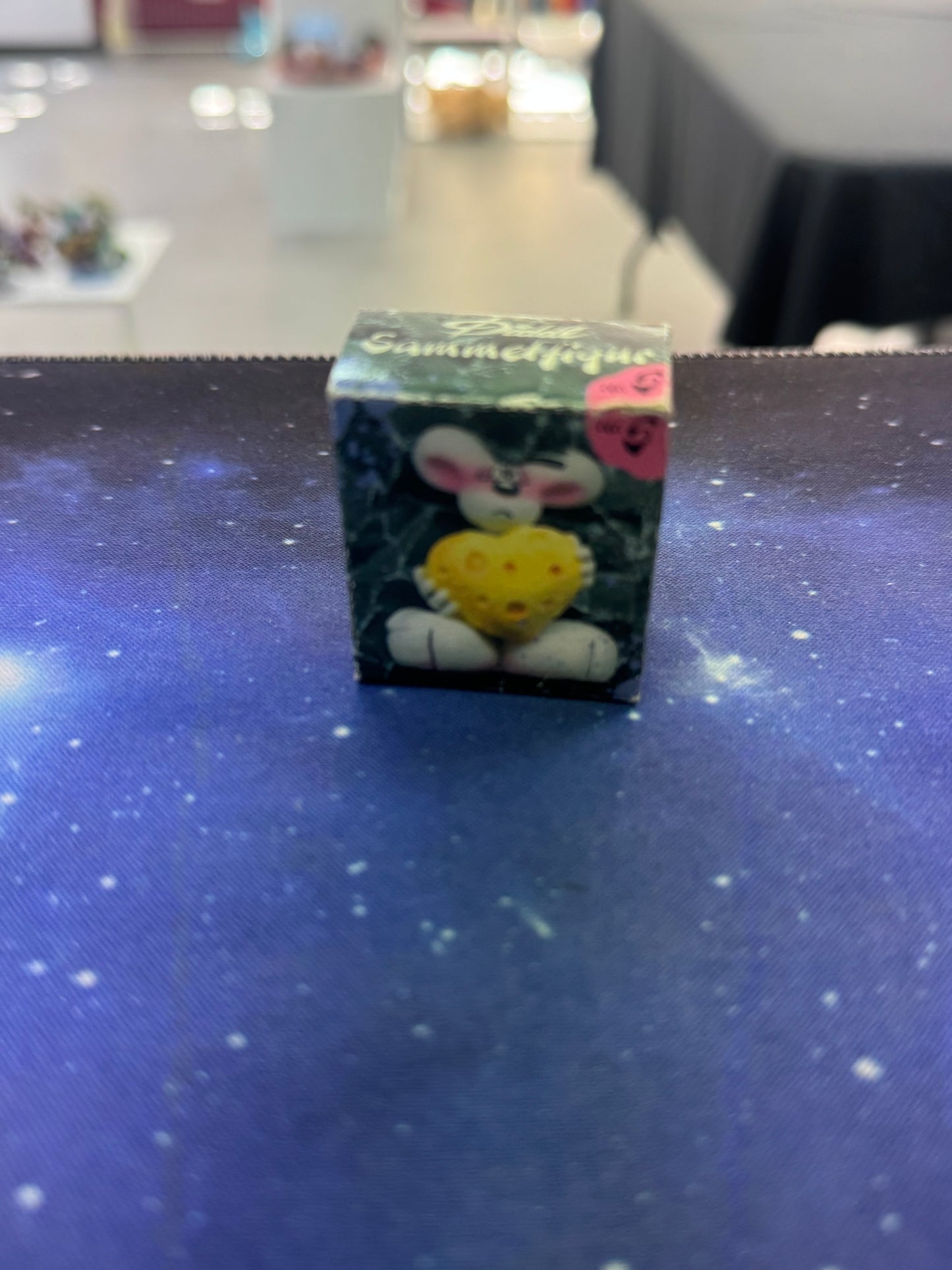 Diddl weiß mit gelbem Herz Sammelfigur