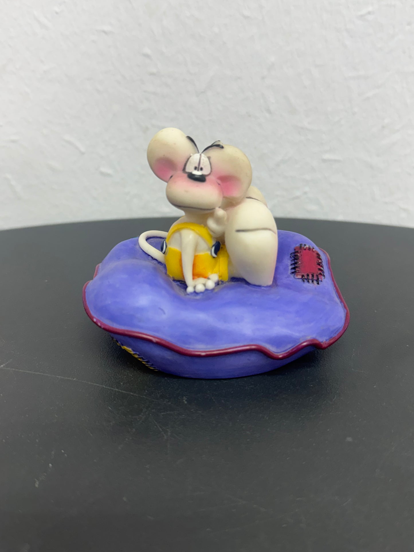 Diddl weiß mit gelber Latzhose Figur