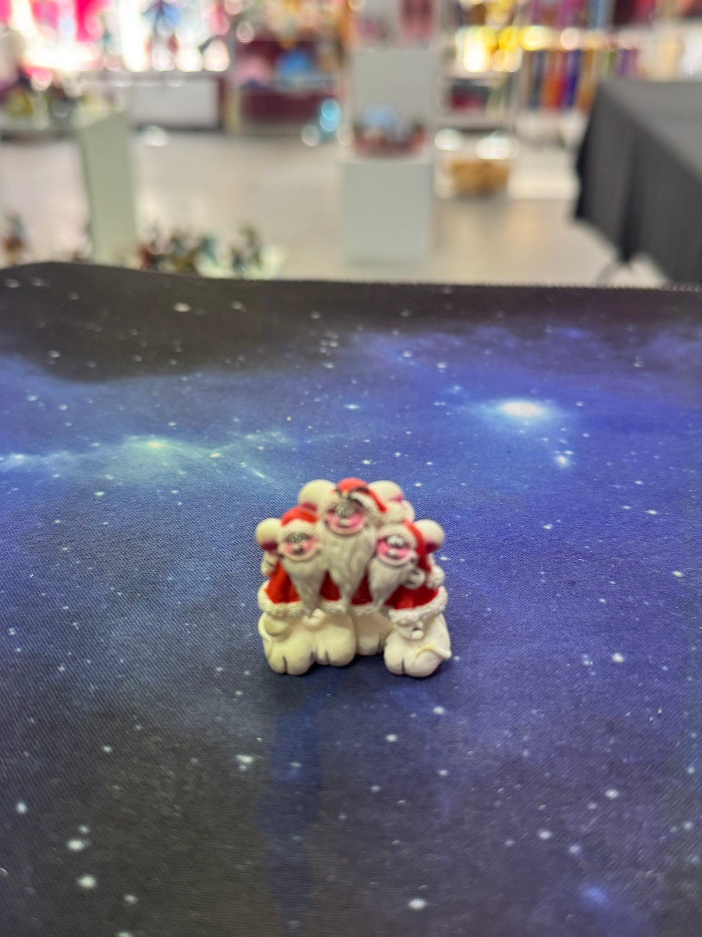 Diddl und Freunde im Weihnachtsmann Kostüm Winter Sammelfigur